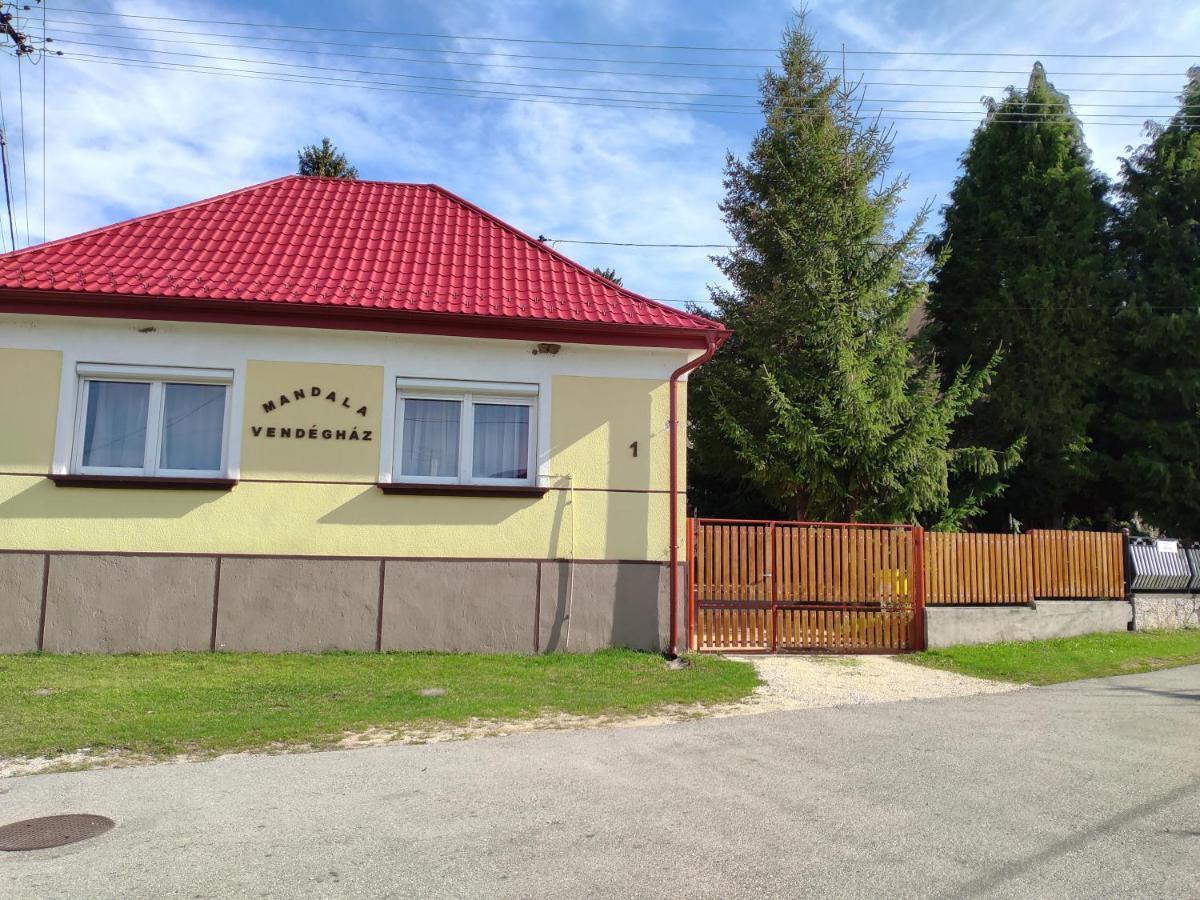 Bakonyi Mandala Haz Apartment Bakonybel Luaran gambar